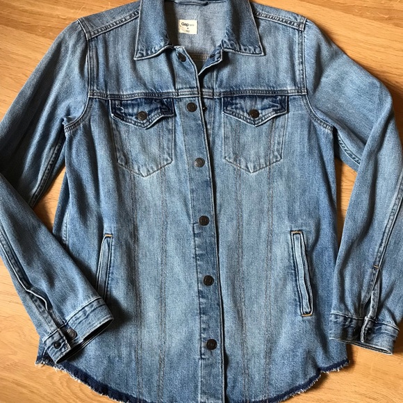 NWOT GAP Boyfriend Jean Jacket - Picture 2 of 7